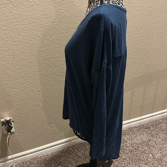 Women’s long sleeve top, lightweight and soft, size M - Picture 2 of 7